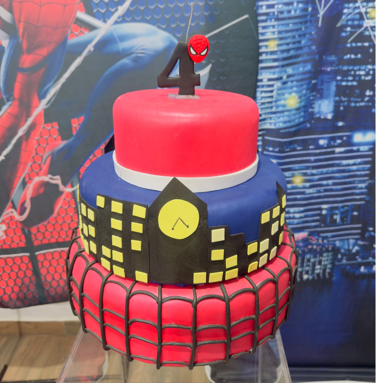 Bolo Fake 3 Andares Homen Aranha - Erika - PRIME DECOR RJ