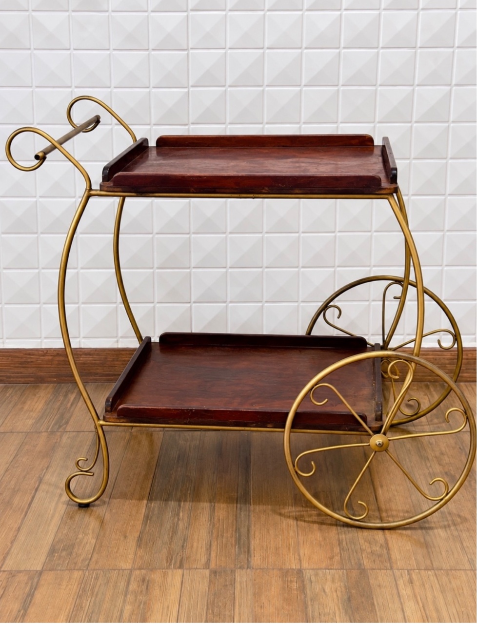 Carrinho de Chá Industrial de Ferro Dourado Tampo Mdf Escura 98Cm Comp X 53Larg X 83Cm Alt - PRIME DECOR RJ