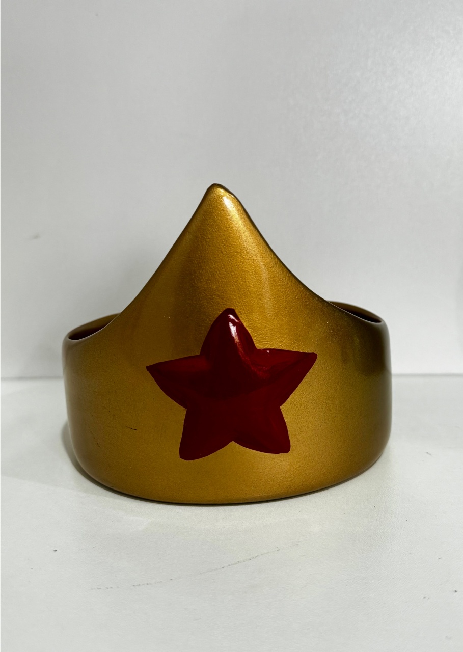 36- Bandeja Coroa Ceramica Dourada "Mulher Maravilha" - M - PRIME DECOR RJ