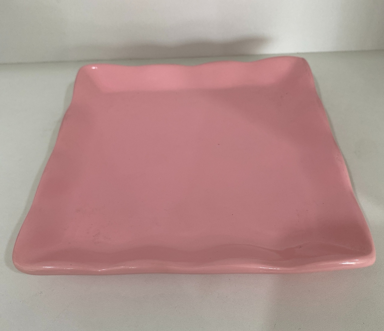 282- Bandeja de Ceramica Quadrada  S/ Apoio Rosa Cherry 19,5 Larg X 3 Alt Cm - M - PRIME DECOR RJ
