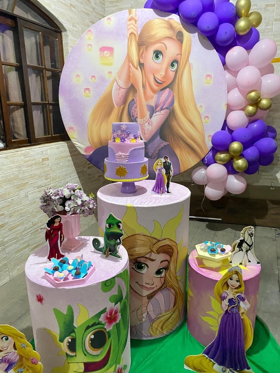 Rapunzel - Art's Camila's Decorações 
