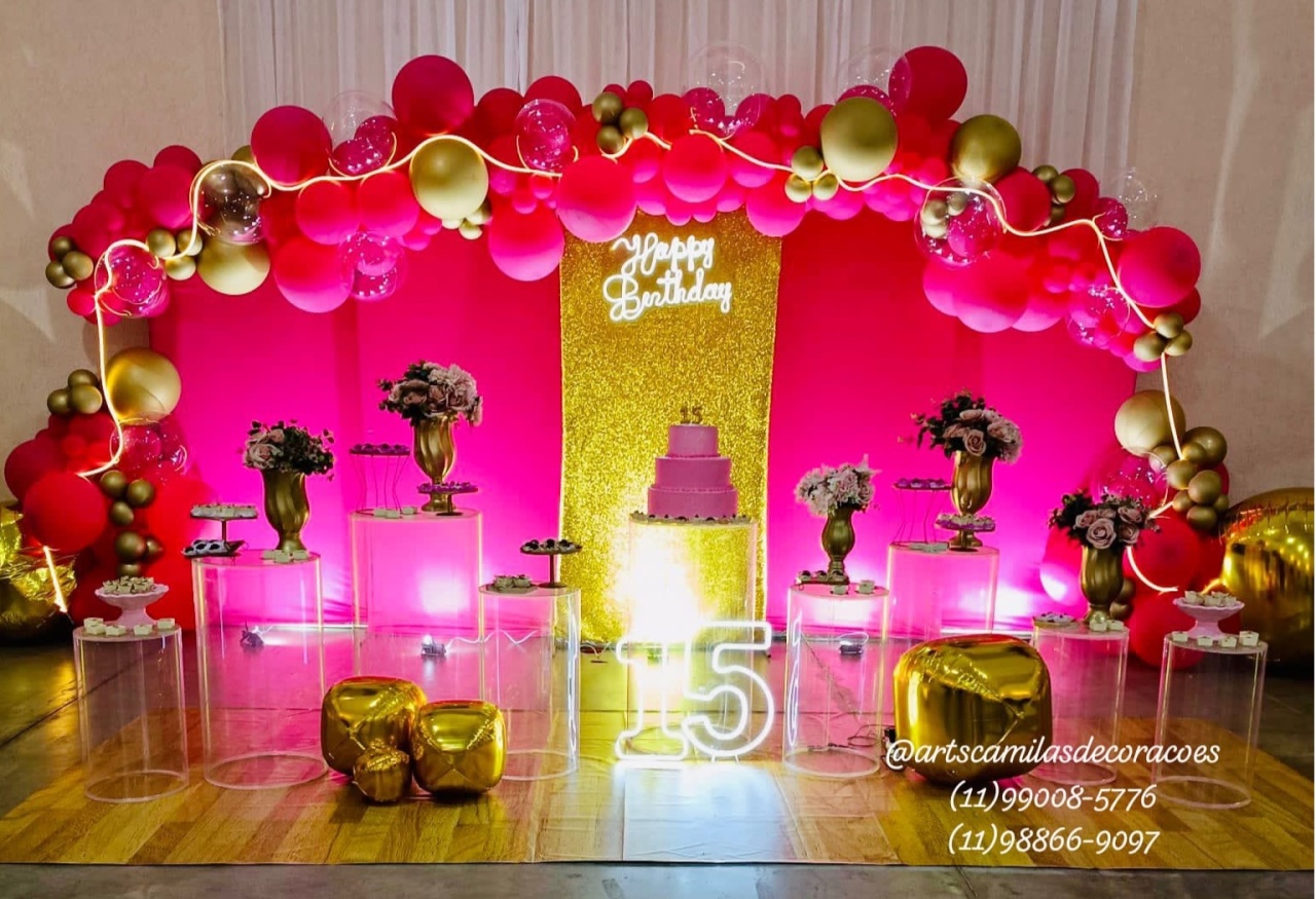 15 Anos Pink E Dourado - Art's Camila's Decorações 