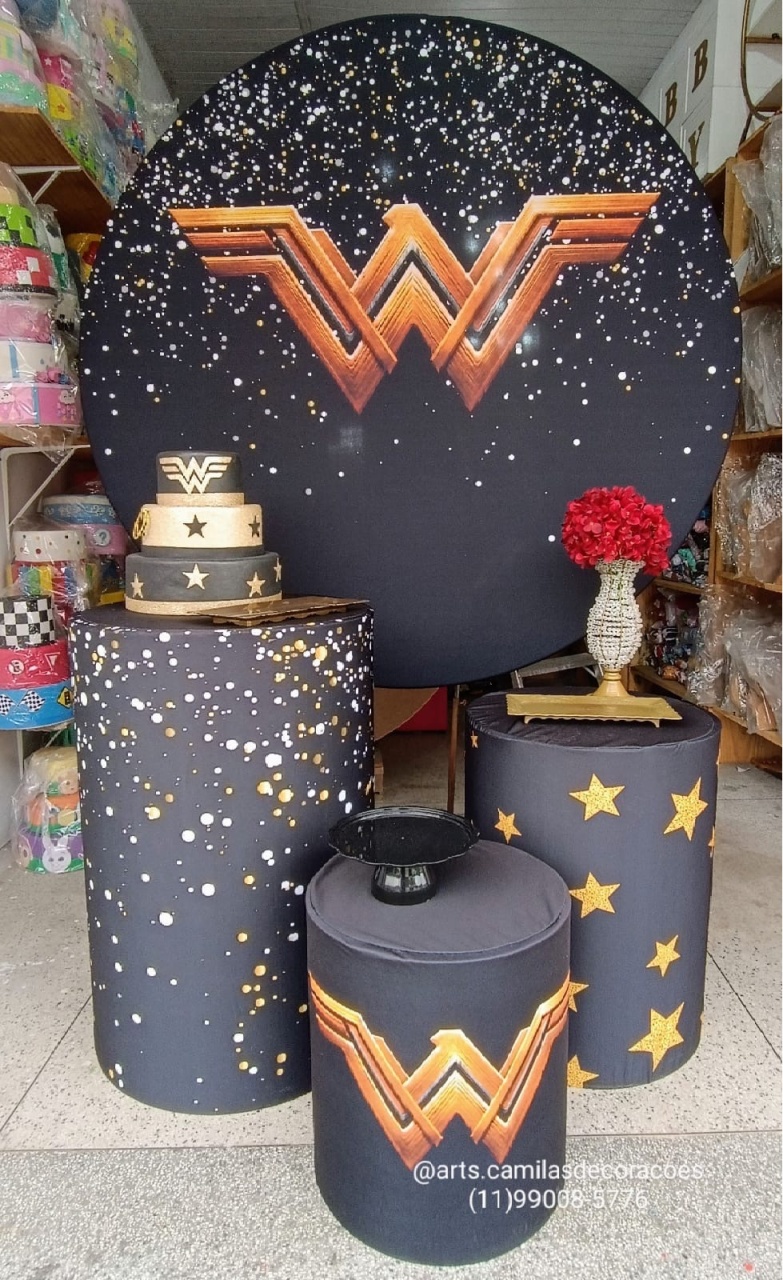 Mulher Maravilha Preto E Dourado - Art's Camila's Decorações 