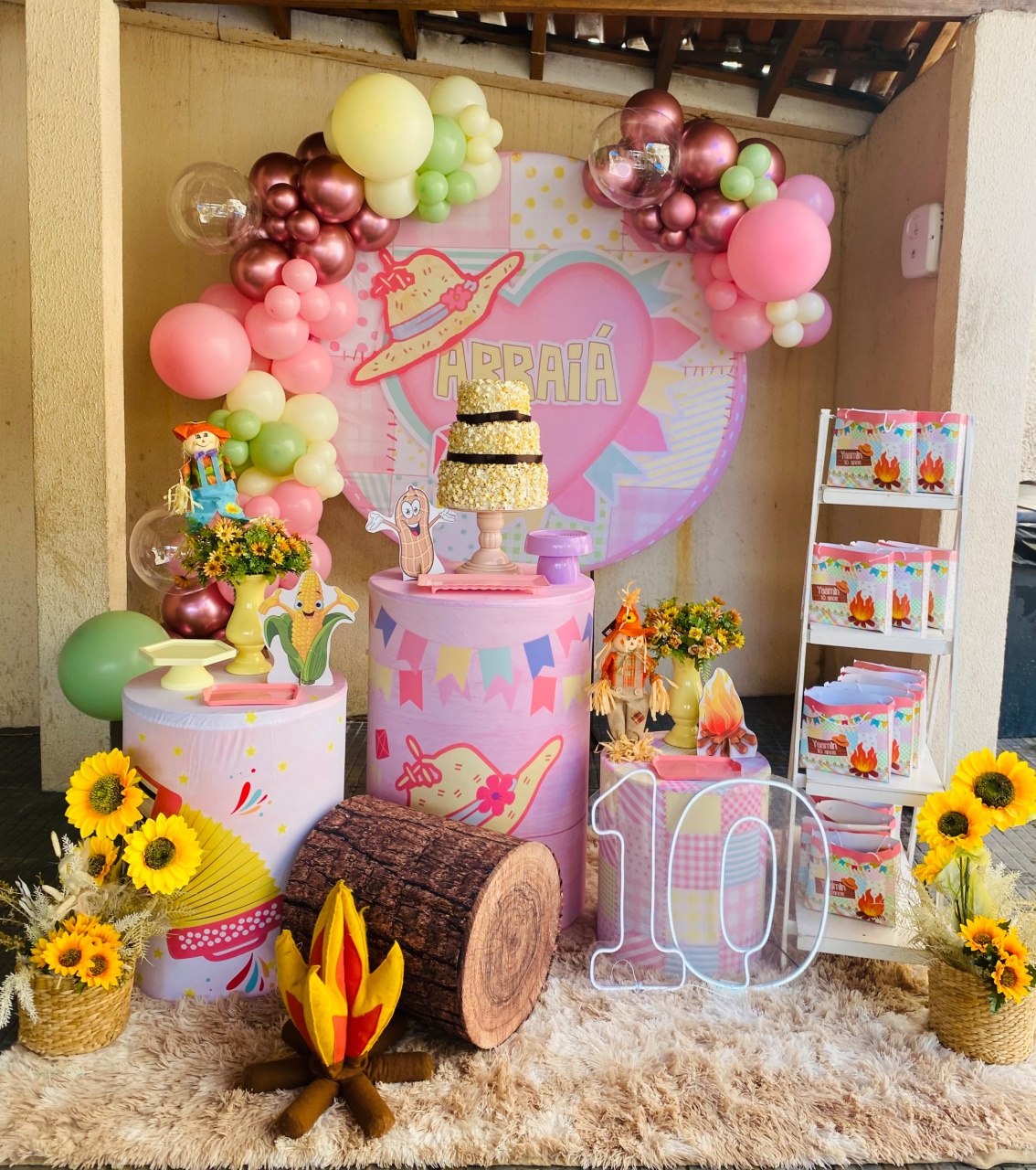 Festa Junina/ Arraia Rosa - Art's Camila's Decorações 
