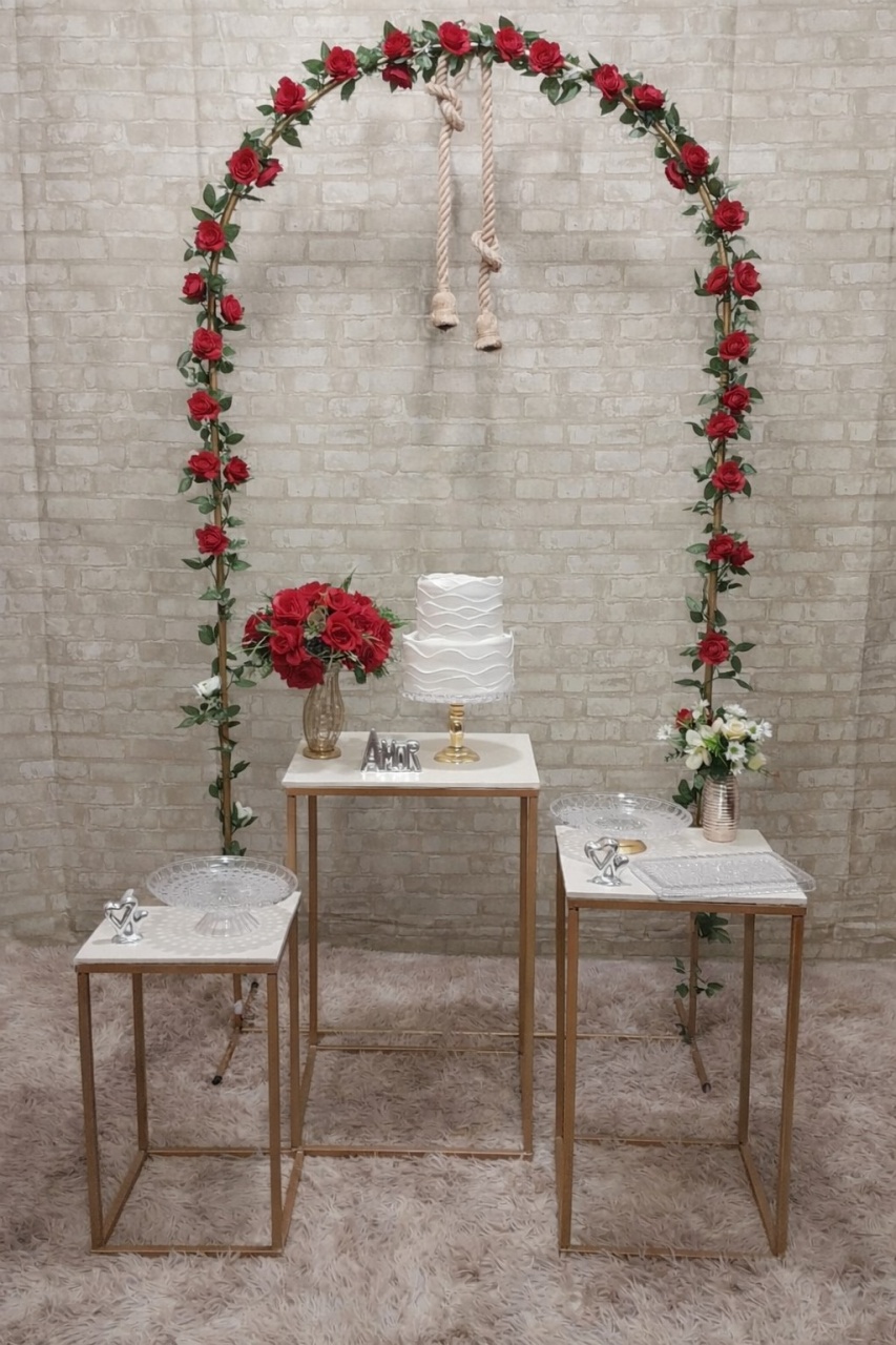 Composê Casamento Romamo Floral Vermelho  - Up Festas 