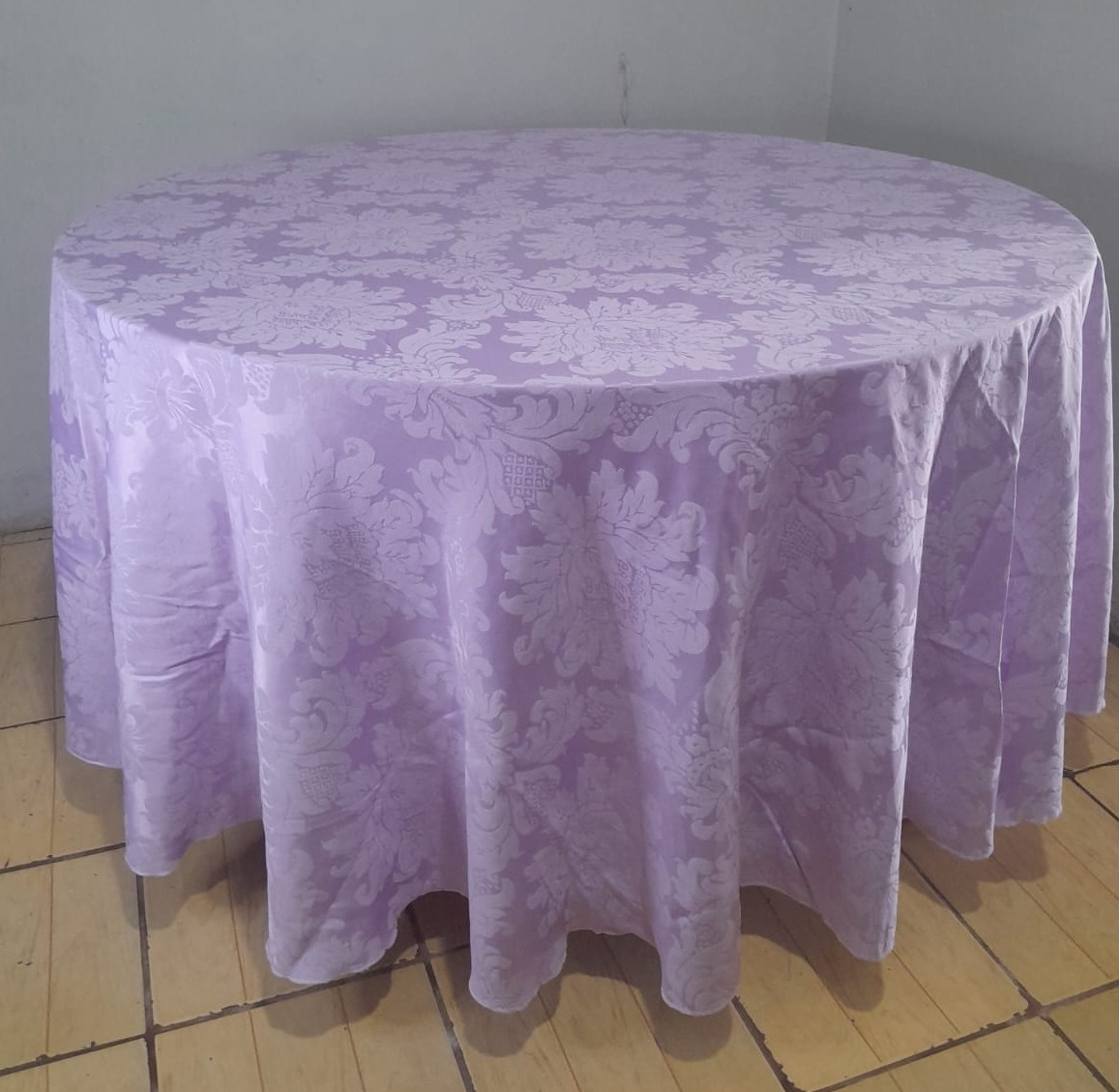 Toalha Redonda Lilas Jacquard 2,80Metros - FranciS Decorações