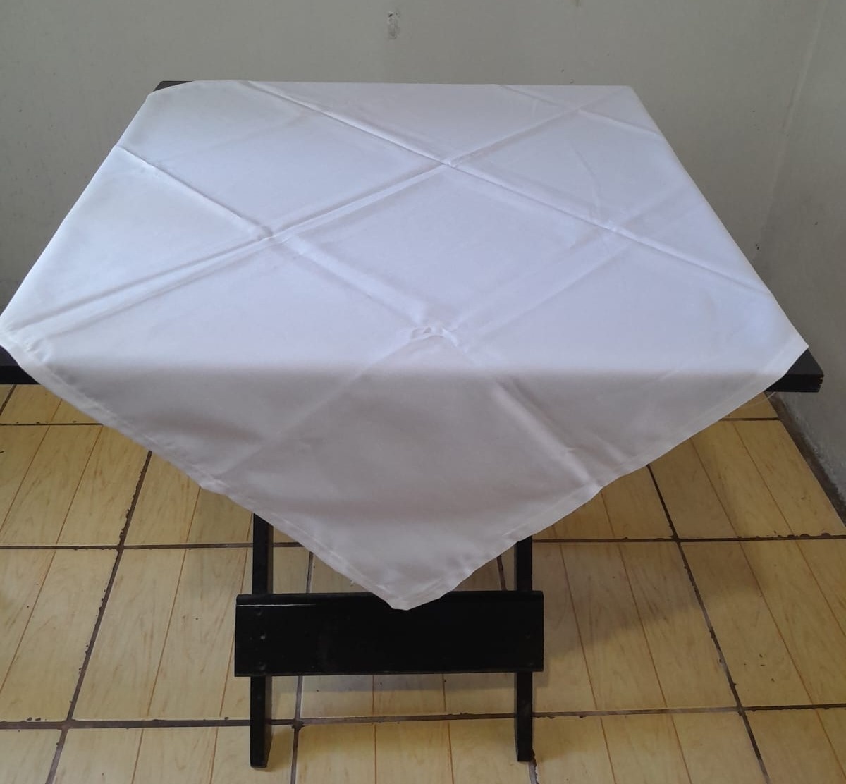 Toalha Branca 90X90  - FranciS Decorações