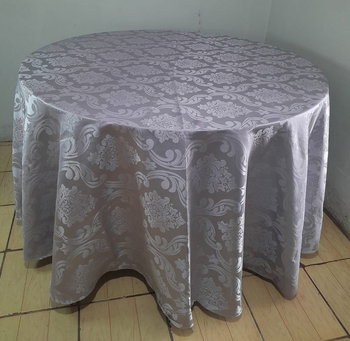 Toalha Redonda  Prata Jacquard 2,80Metros - FranciS Decorações
