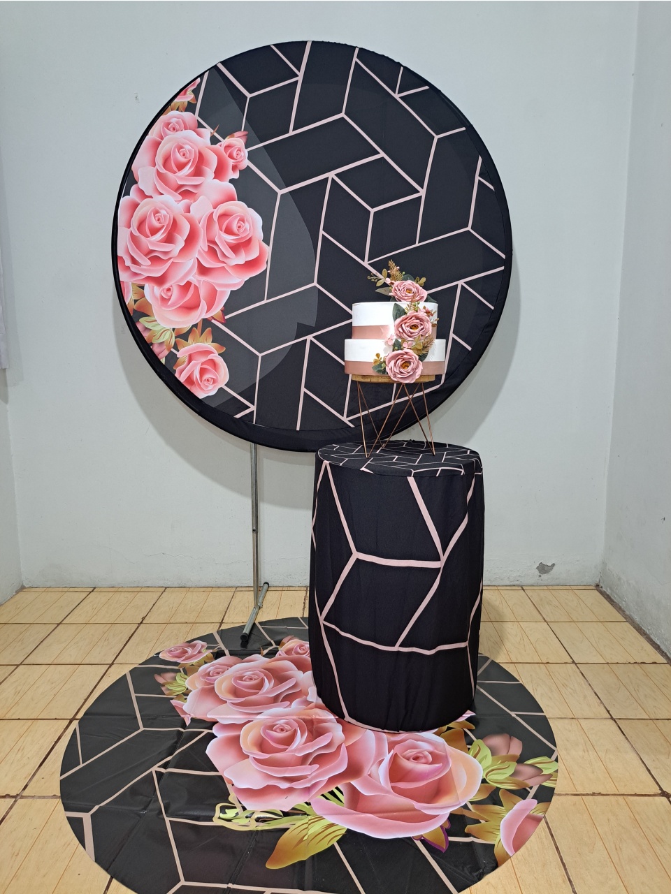 Preto Com Rosas 01 - FranciS Decorações