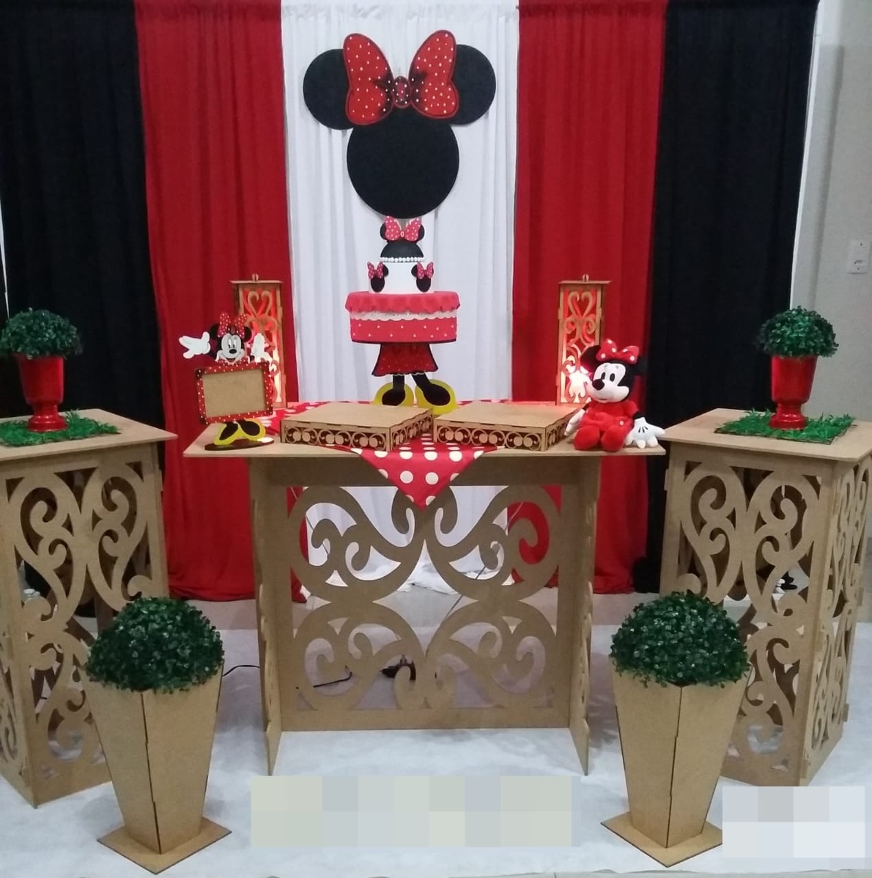 Minnie Vermelha 05 - FranciS Decorações