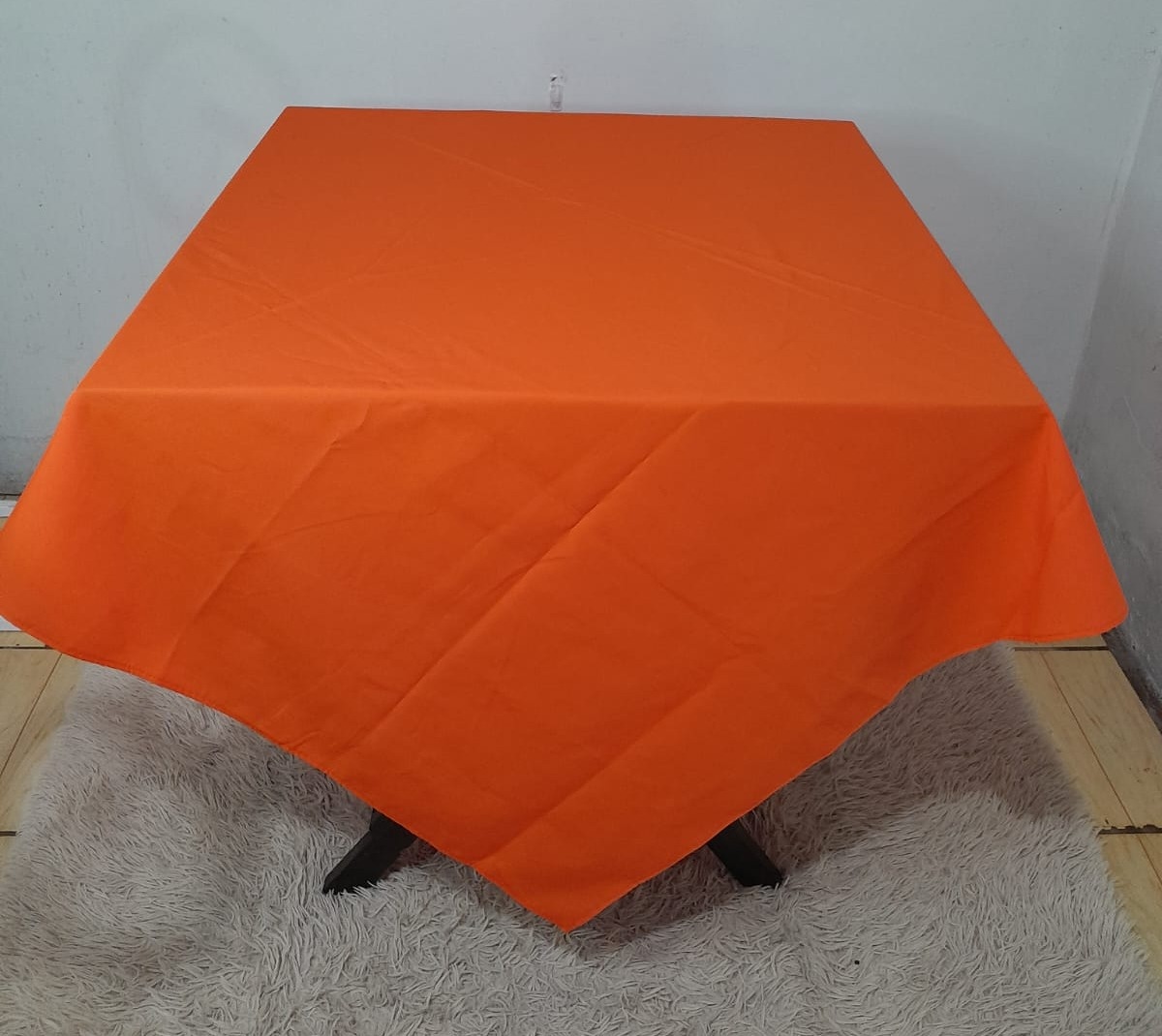 Toalha Laranja 1,5X1,5  - FranciS Decorações