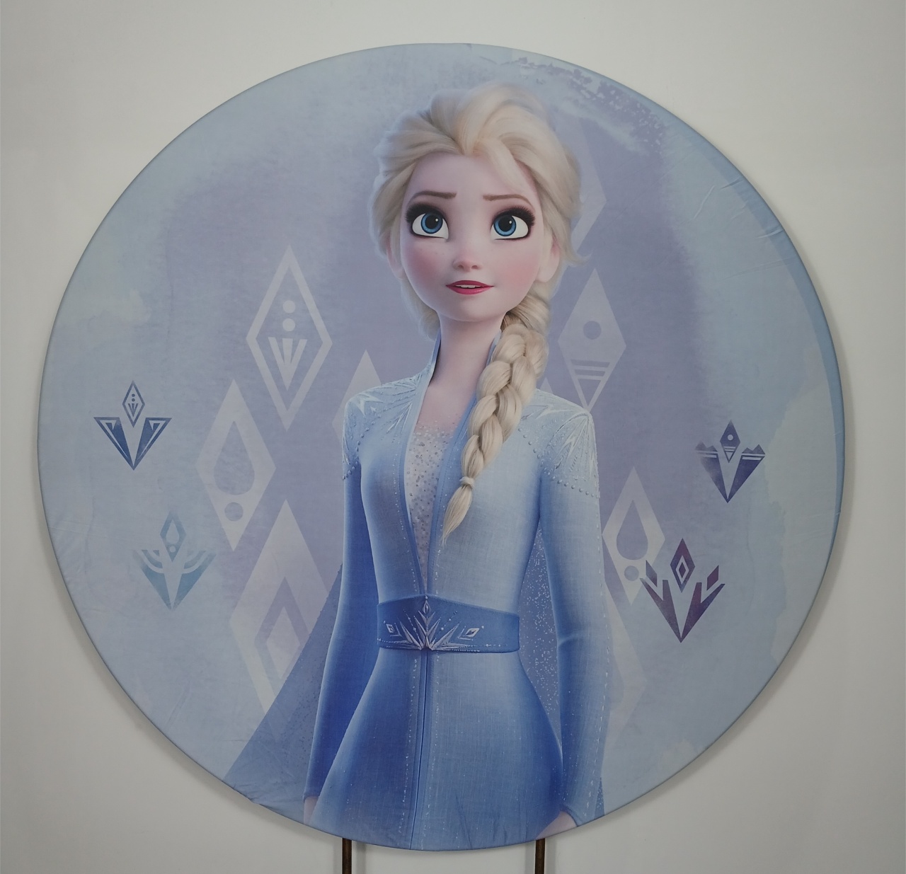 Painel Redondo - Frozen 4/ Elsa - Doces Festas Decorações e Pegue e Monte