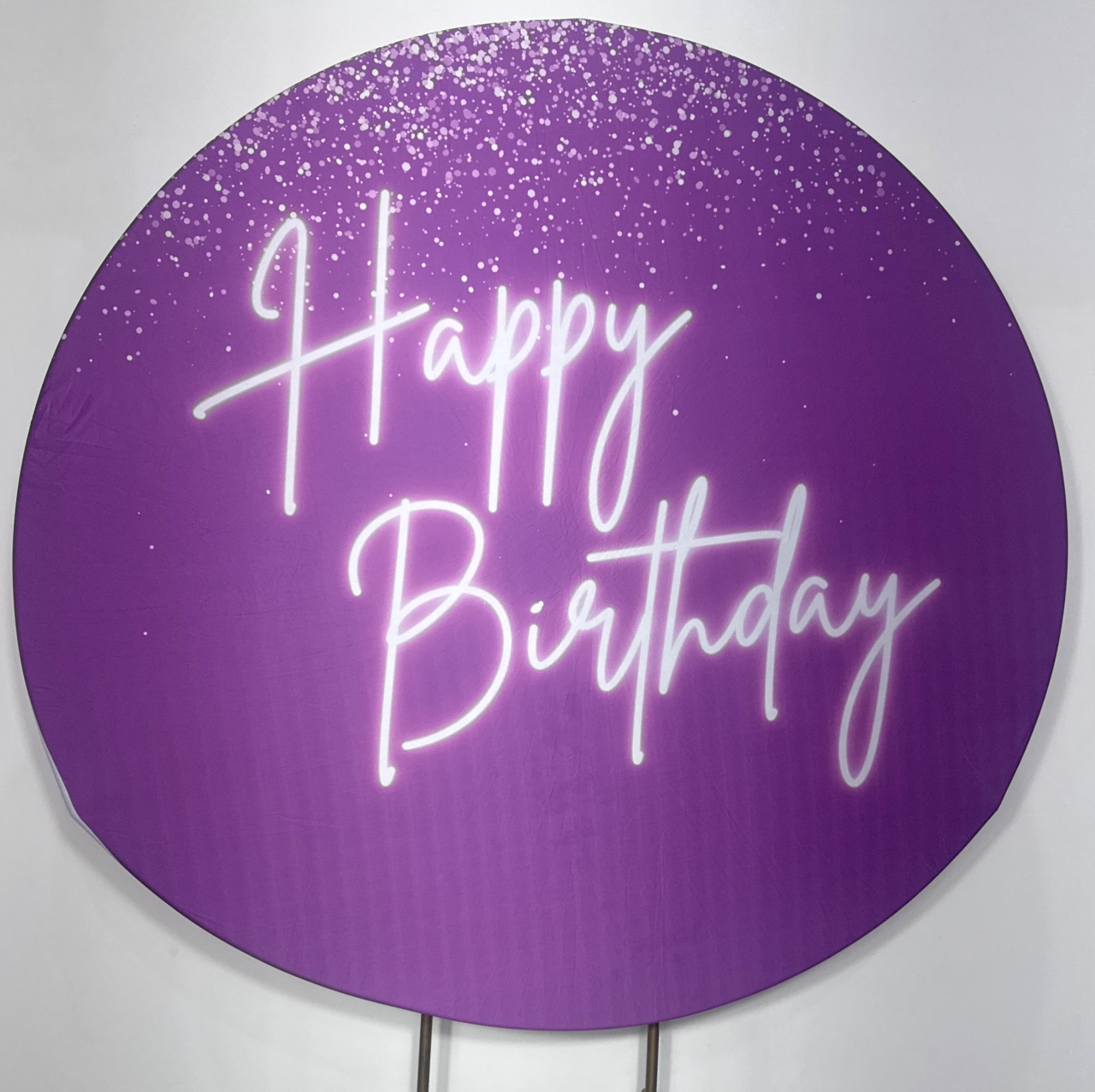 Painel Redondo - Happy Bitthday Lilás  - Doces Festas Decorações e Pegue e Monte