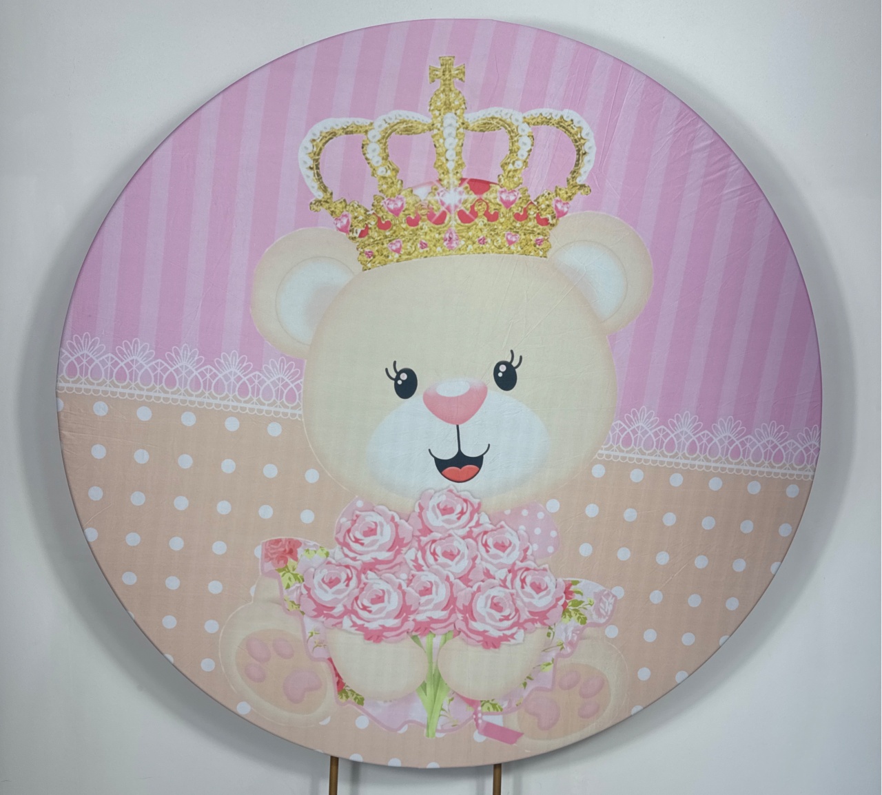 Painel Redondo - Ursa Realeza  - Doces Festas Decorações e Pegue e Monte