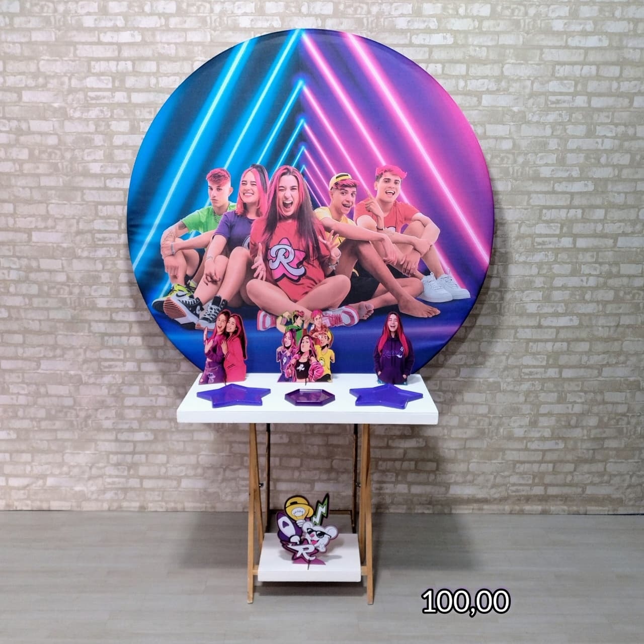 Emilly Vick - Turma dos Rosas (Mesa Cavalete Promoção) 1 *   - Bn Decorações 