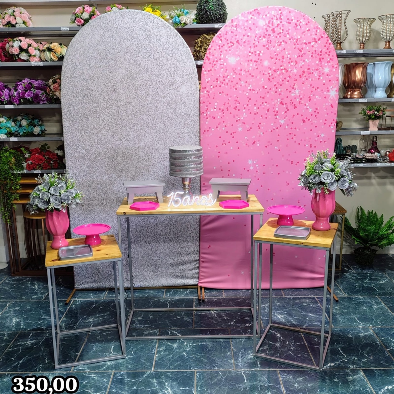 Romano 2 Painel Rosa / Prata Com 3 Mesas de Ferro (Composição) * - Bn Decorações 