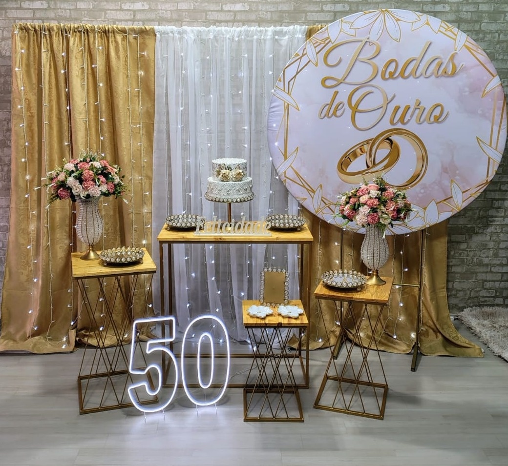 Bodas de Ouro Com Cortina de Led / Número de Led / Tapete Bege Incluso. - Bn Decorações 