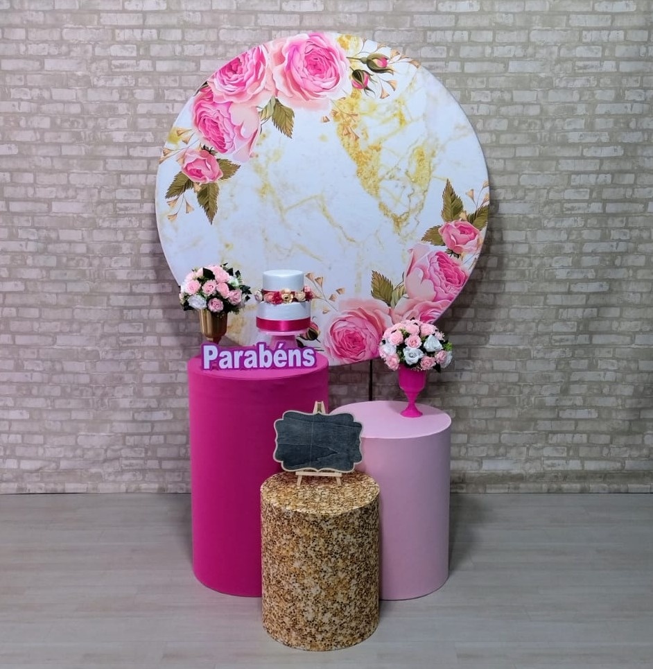 Painel Branco Com Rosa (Encanto) 1 * - Bn Decorações 