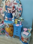 Alice No País das Maravilhas Com Arranjo Azul Bebê (Premium) - imagem 2