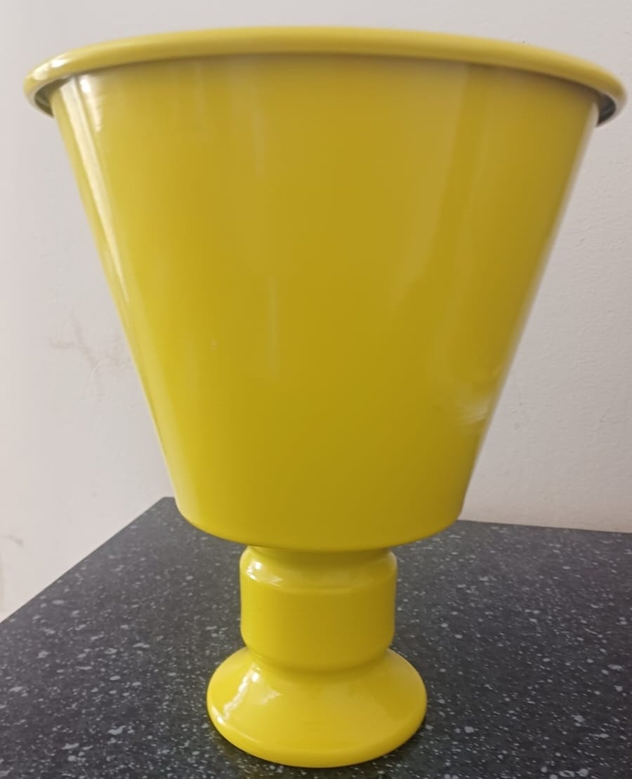 Vaso Tulipa G Alumínio Amarelo - lihfestasecia