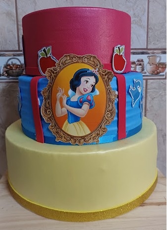 Bolo Branca de Neve 3 Andares - lihfestasecia