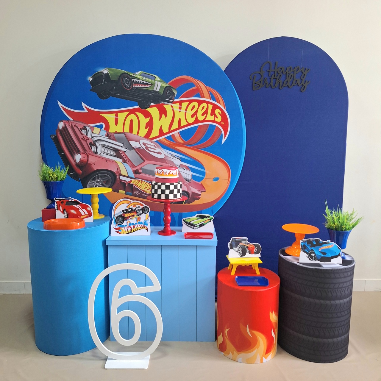 Hot Wheels Excepcional - Balo Mais Festas Pegue E Monte