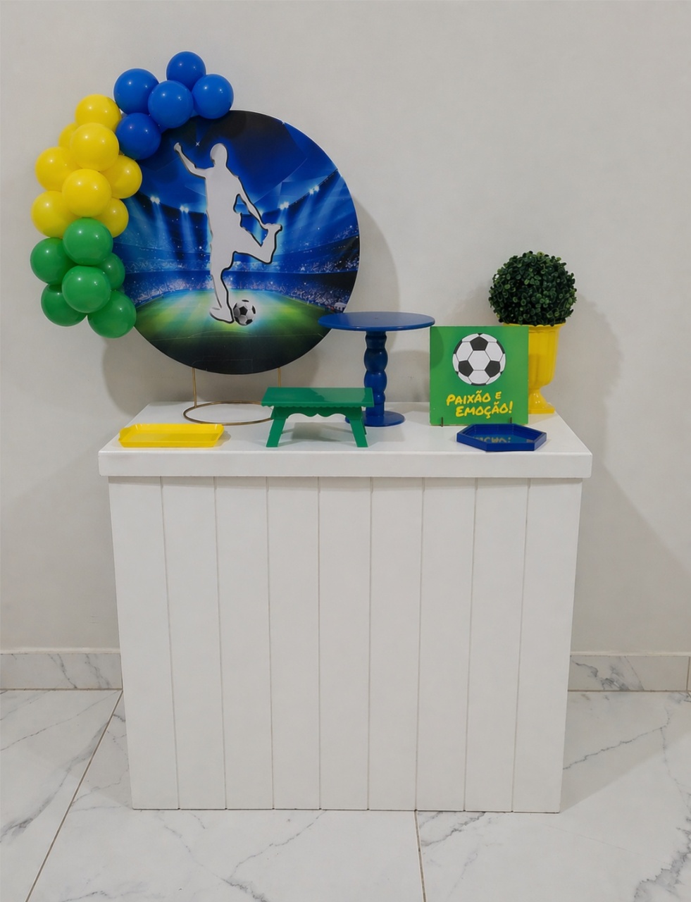 Mini Kit de Mesa Com Cômoda Futebol Copa 03 - Balo Mais Festas Pegue E Monte