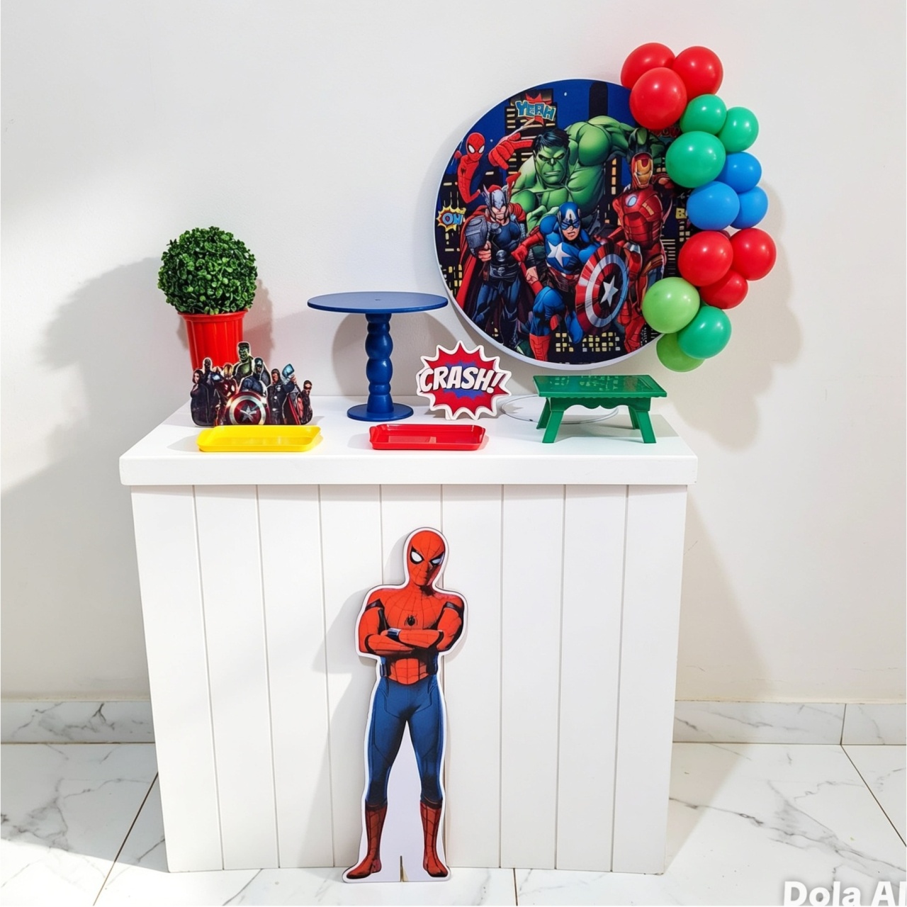 Mini Kit de Mesa Com Cômoda E Display Heróis - Balo Mais Festas Pegue E Monte