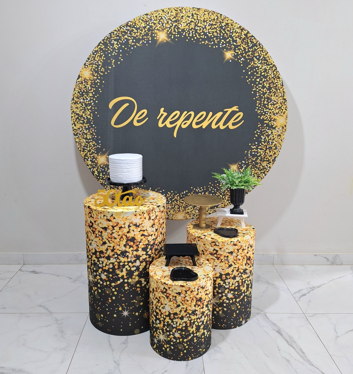 de Repente Preto Com Gliter Dourado Convencional - Balo Mais Festas Pegue E Monte