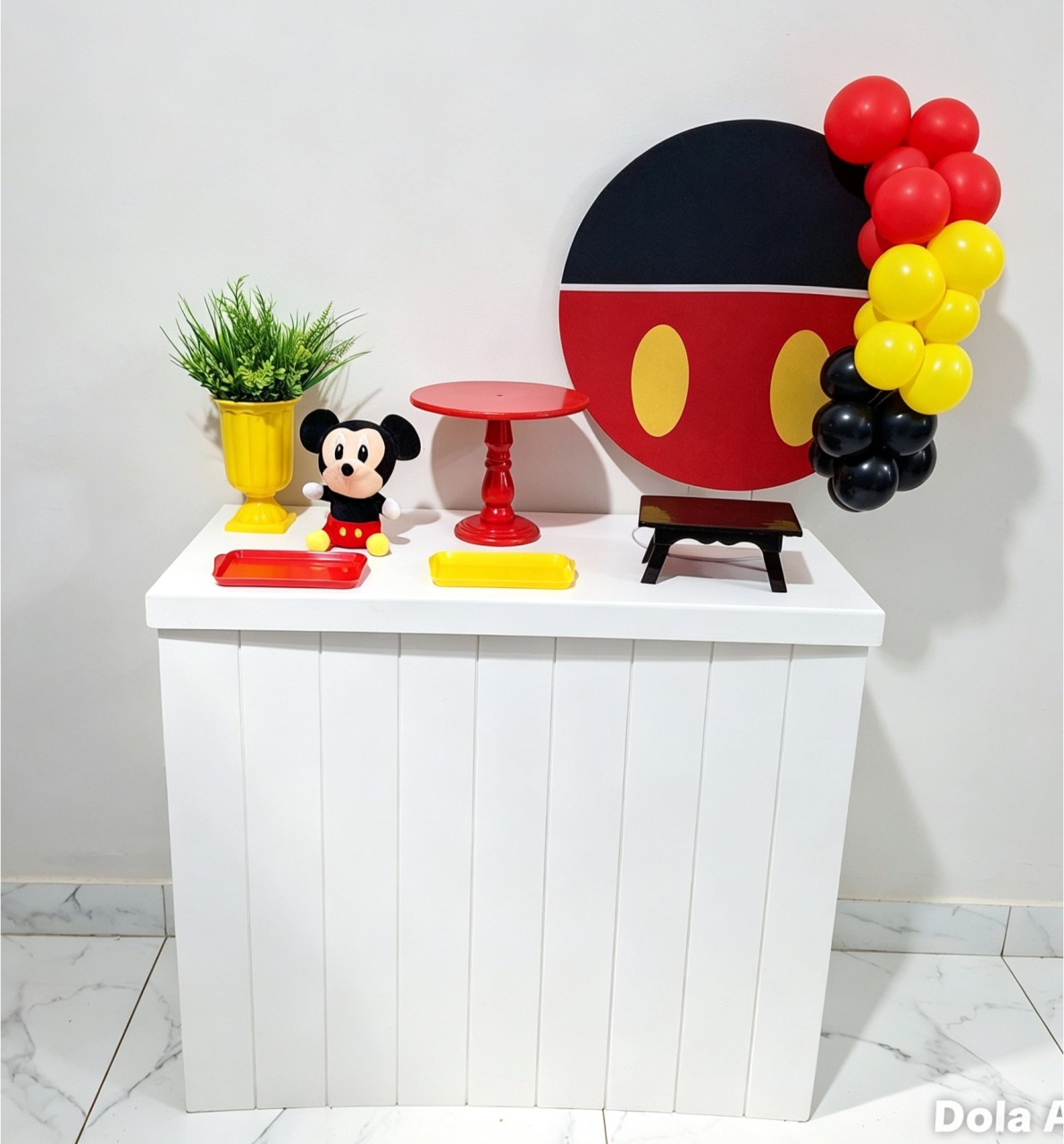 Mini Kit de Mesa Com Cômoda Mickey 01 - Balo Mais Festas Pegue E Monte