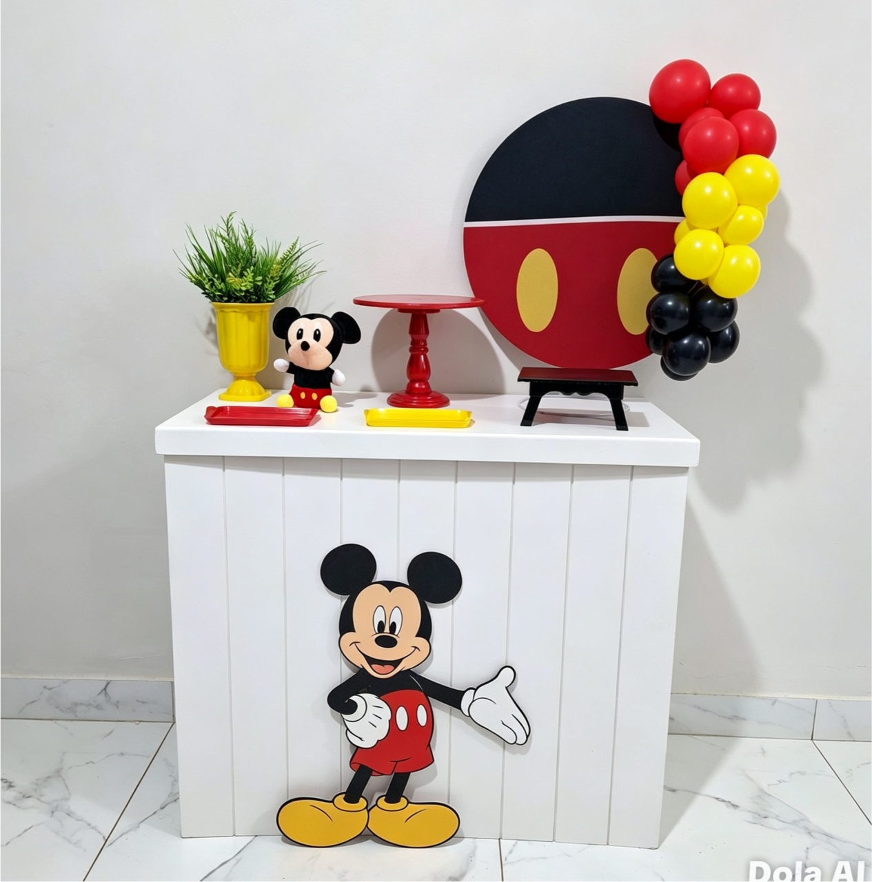 Mini Kit de Mesa Com Cômoda E Display Mickey 01 - Balo Mais Festas Pegue E Monte