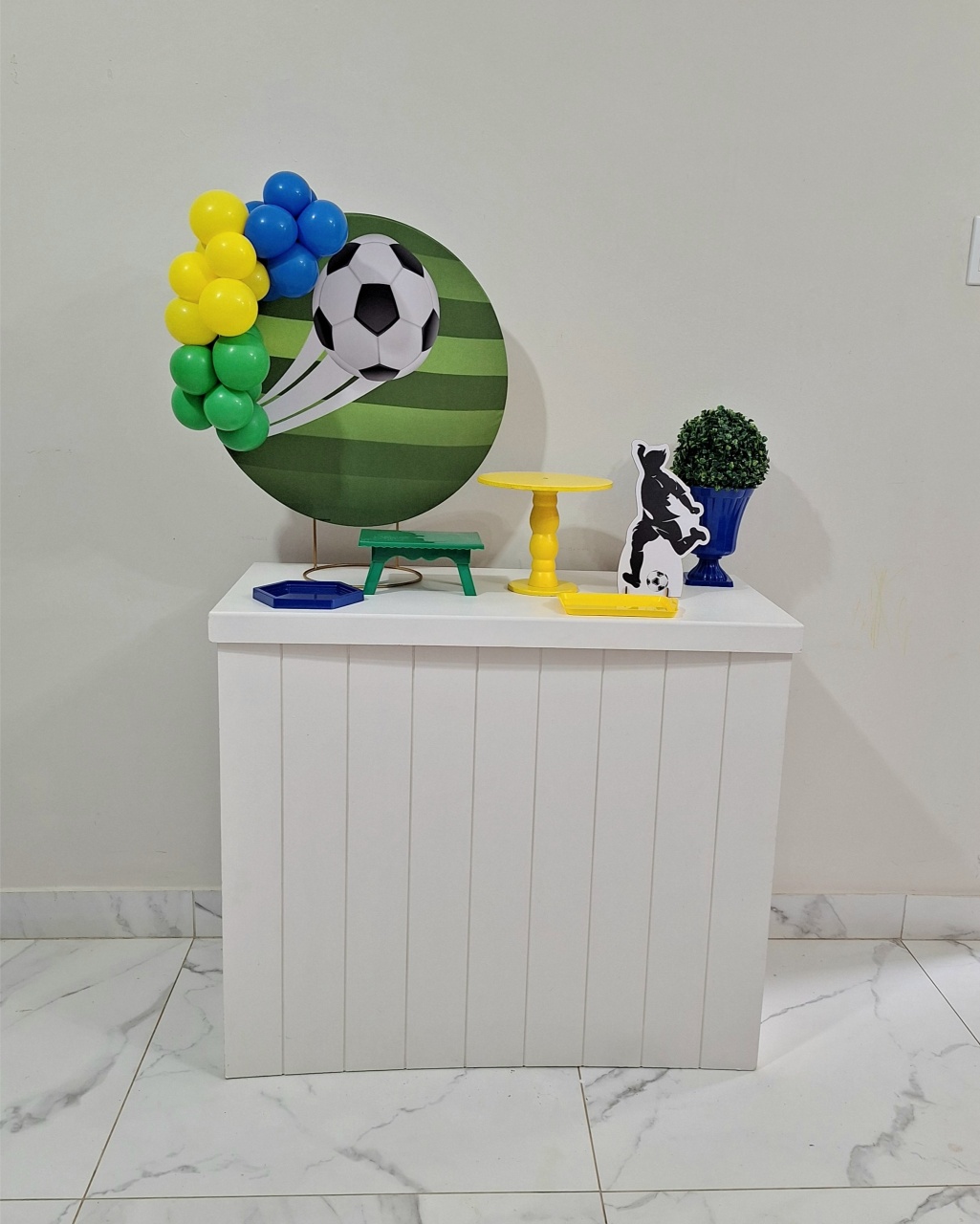 Mini Kit de Mesa Com Cômoda Brasil Futebol Copa - Balo Mais Festas Pegue E Monte