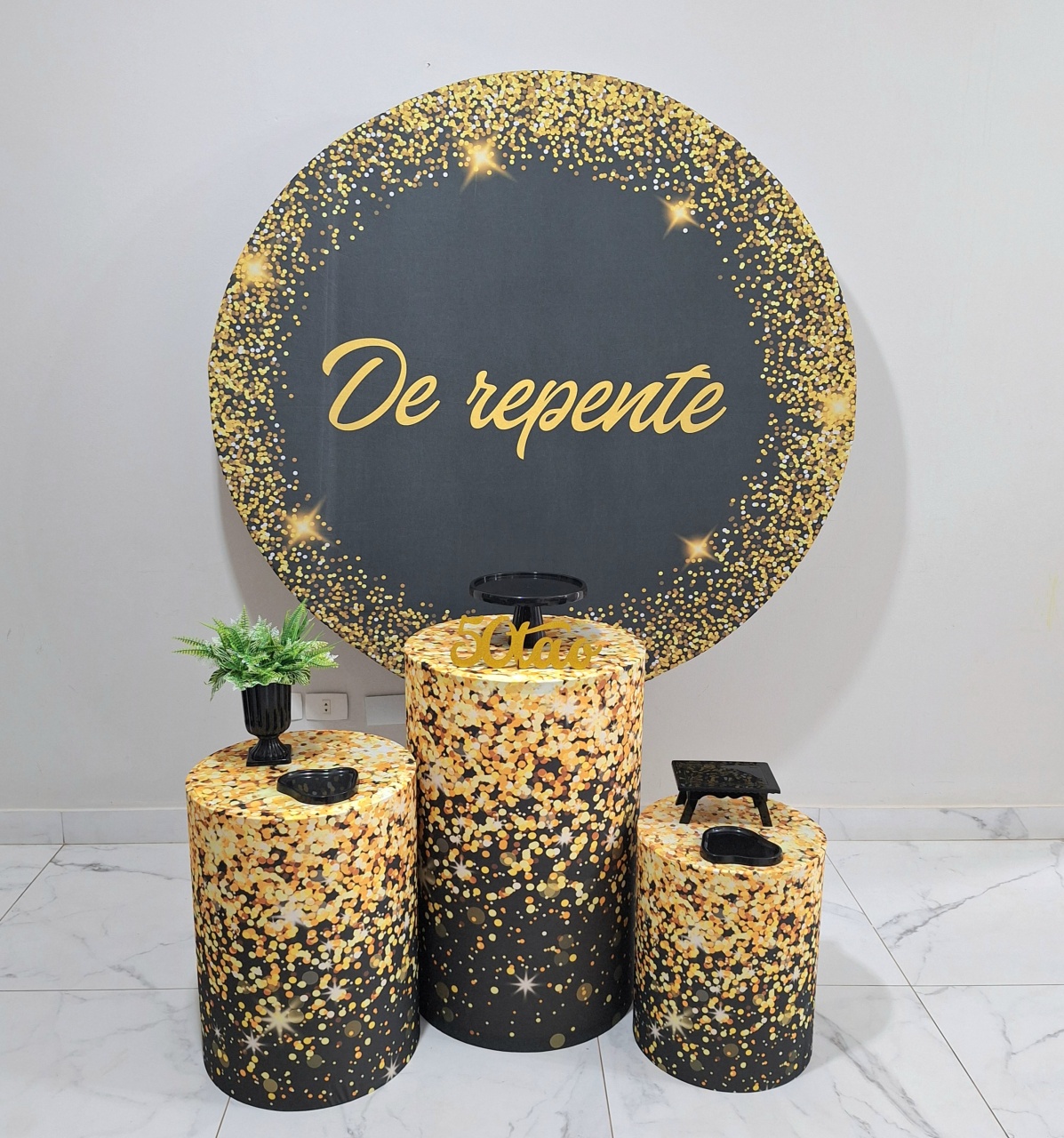 de Repente Preto Com Gliter Dourado Promocional  - Balo Mais Festas Pegue E Monte