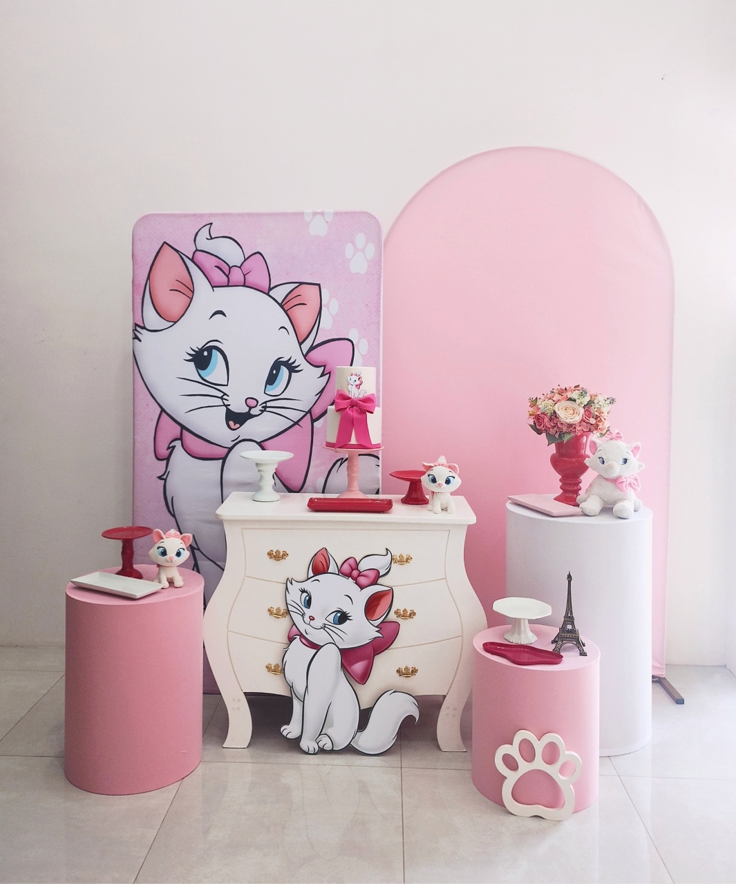 Composição Gatinha Marrie  - Saroka Locacção