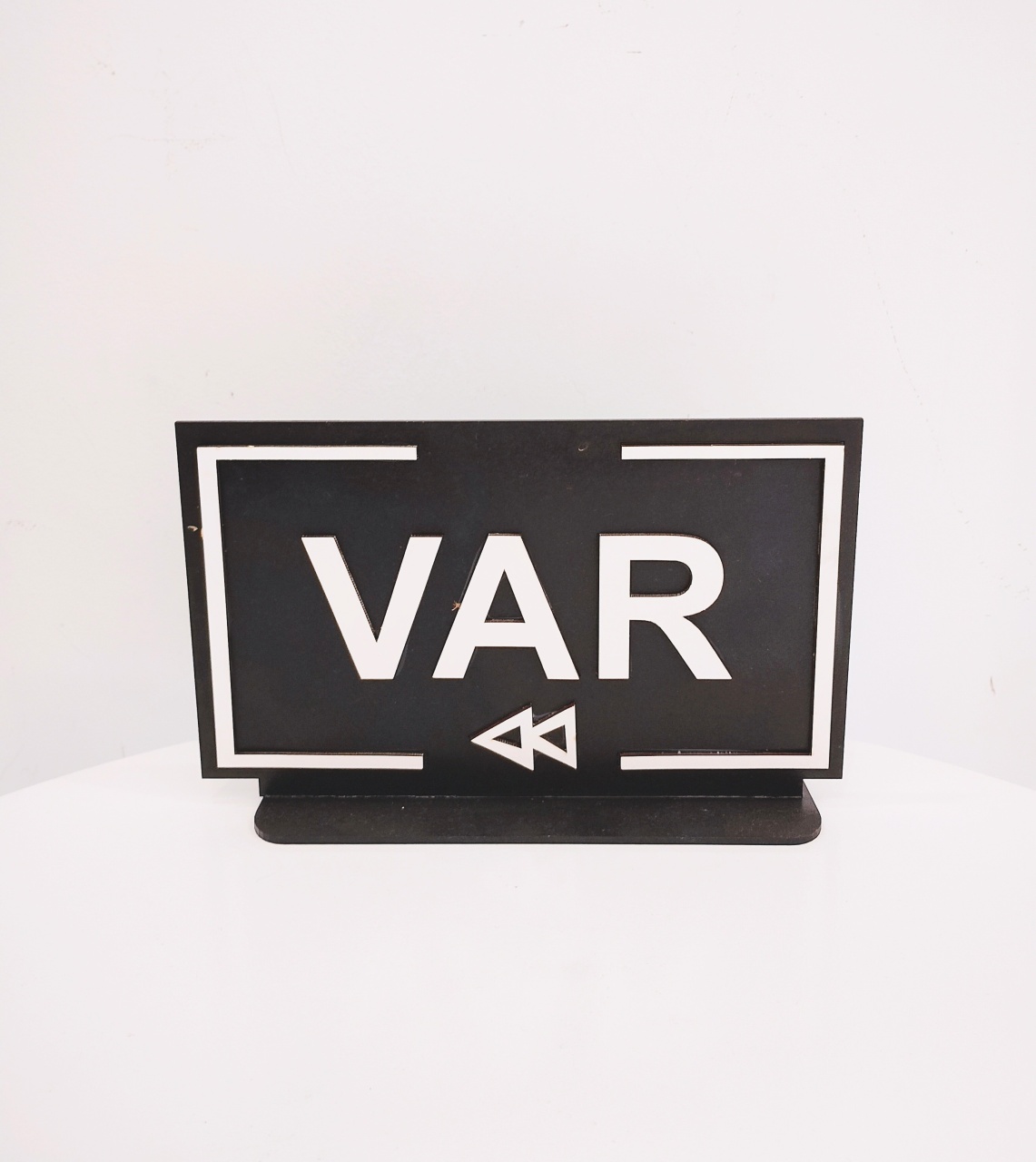 Var (Futebol) - Saroka Locacção