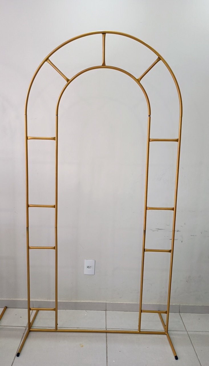 Arco Romano Vazado Ferro 2,00X1,00 Dourado - Mércia de Lima Queiroz