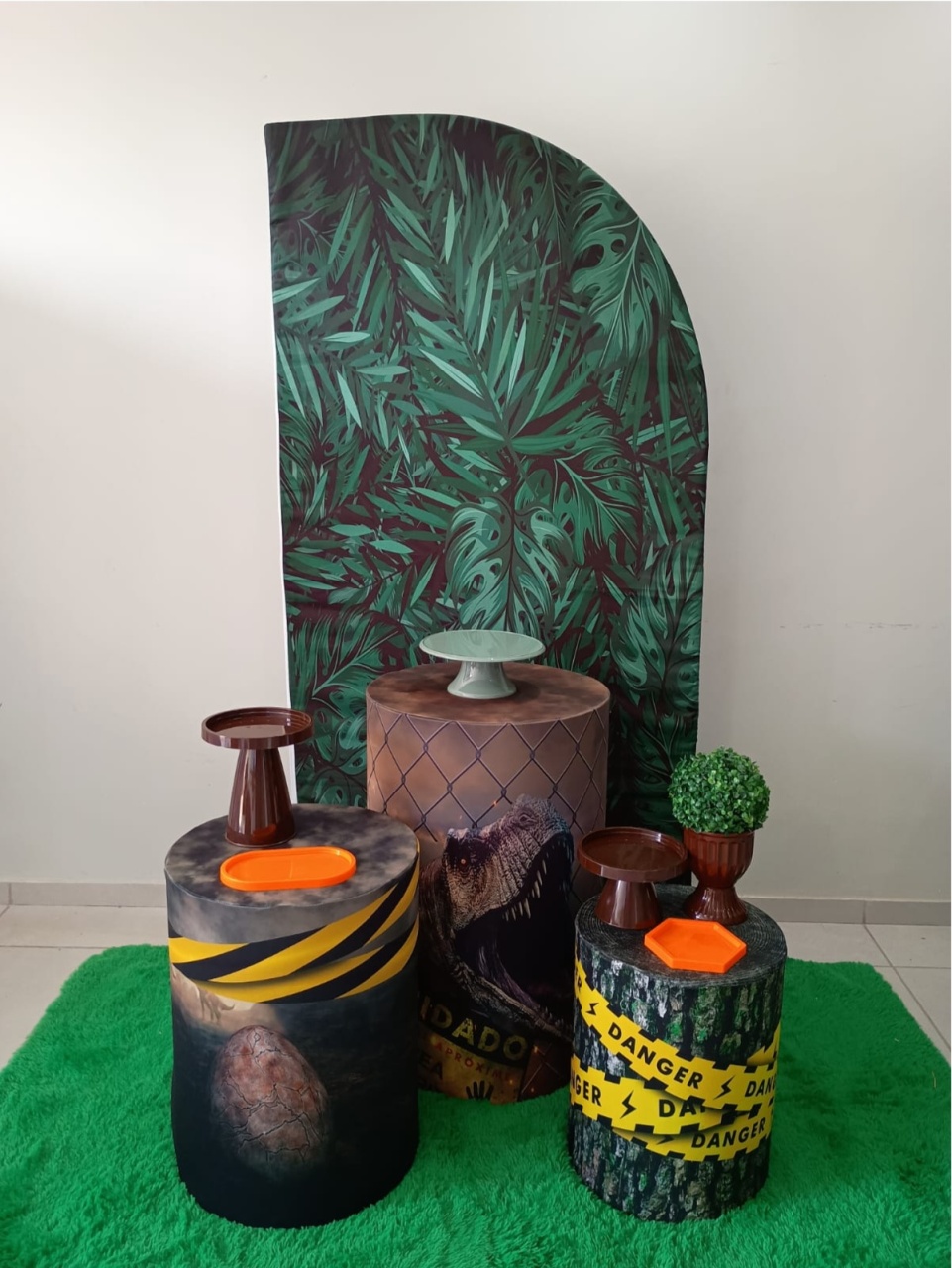 Pegue E Monte Festejar Folhagem Dinossauro - BELAARTECELEBRAÇÕESEPRESENTES