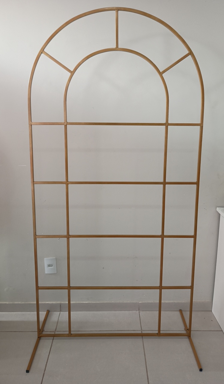 Arco Romano Janela Ferro 2,00X1,00 Dourado - Mércia de Lima Queiroz
