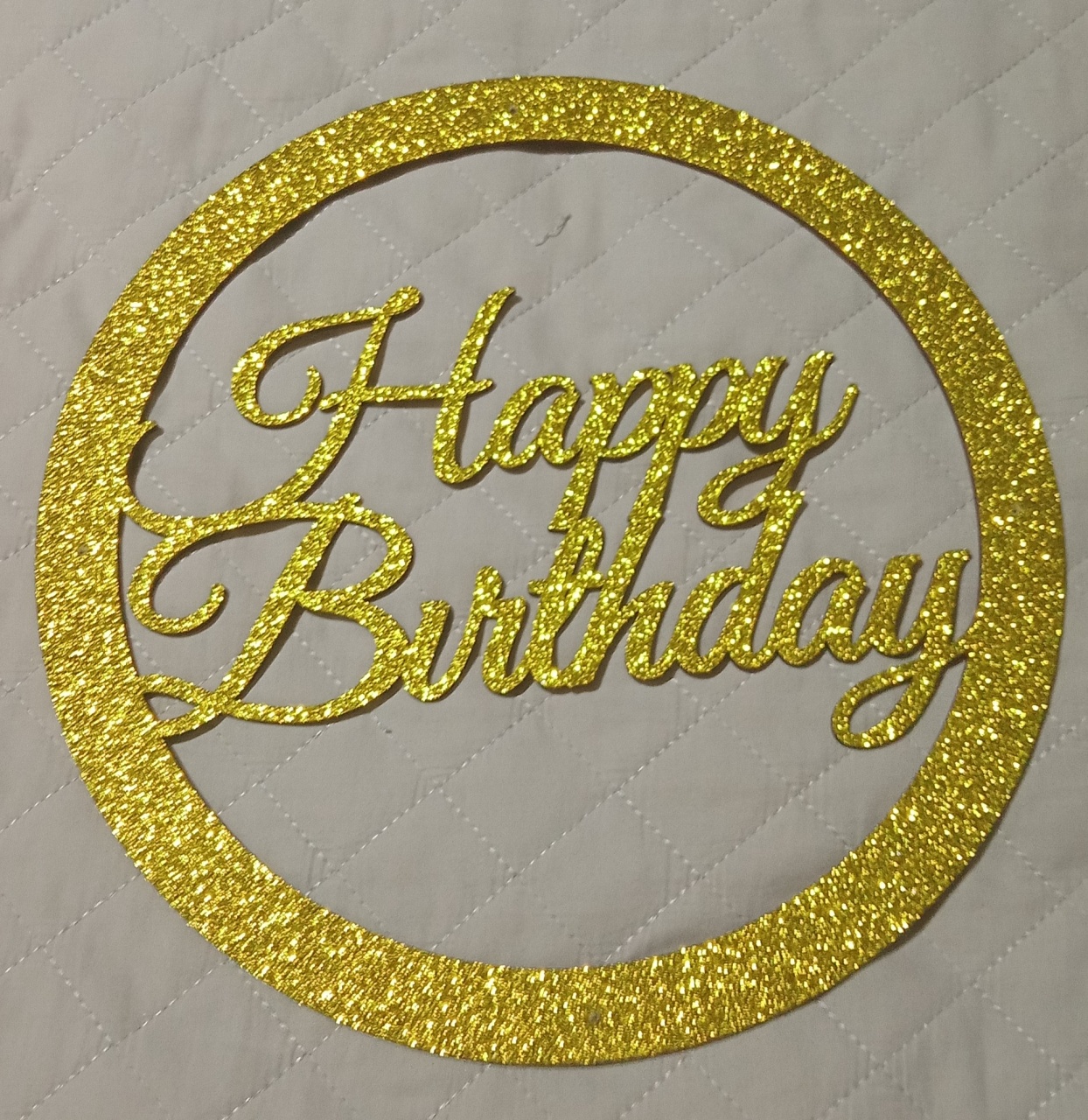 Placa Happy Birtday Redonda Dourada - M&M Pegue e Monte 