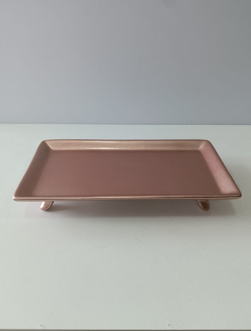 Bandeja Retangular Com Pé Rose Gold - Mabelly Festas