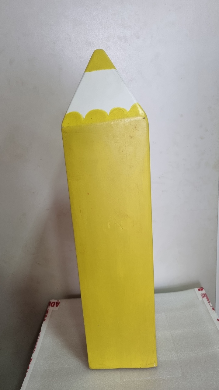 Lápis Amarelo  - Mabelly Festas