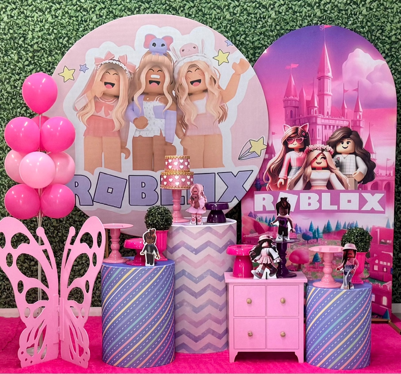 Roblox Rosa Com Painel Lateral Romano - SofistiqueDecor