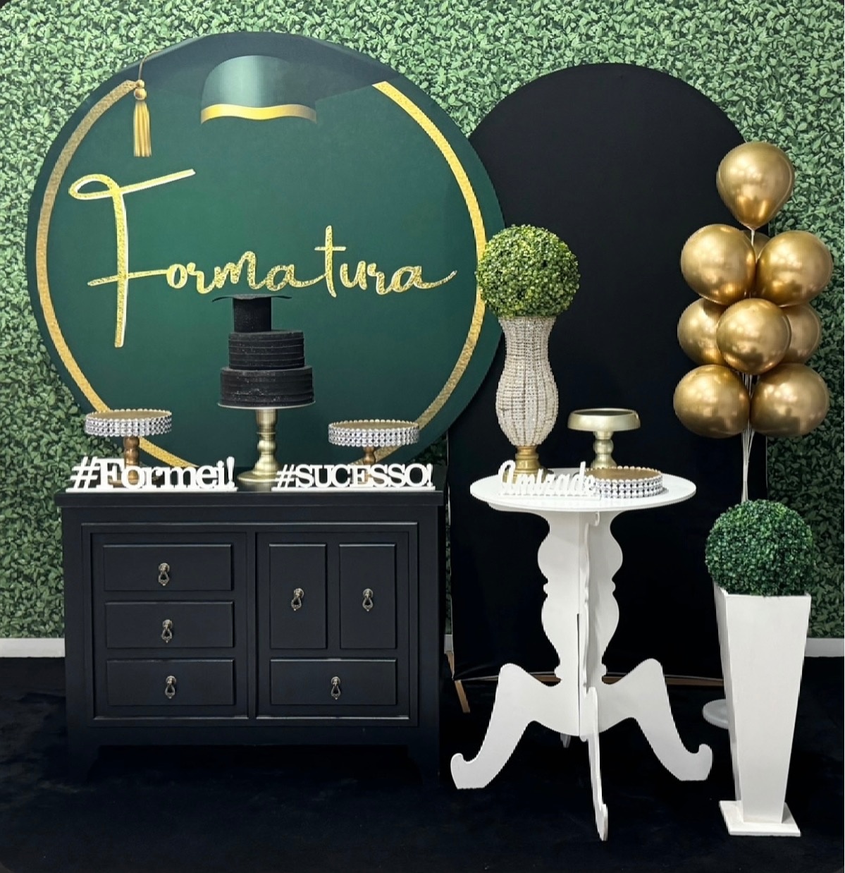 Formatura Verde Com Painel Lateral Romano - SofistiqueDecor