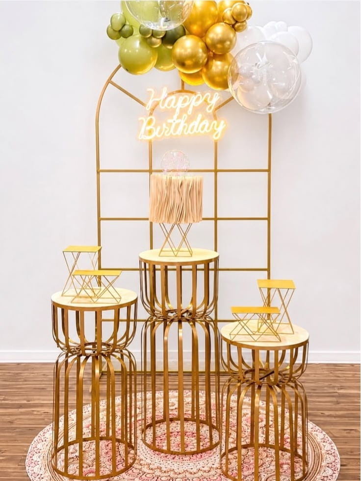 Happy Birthday Painel Janela Dourado - SofistiqueDecor