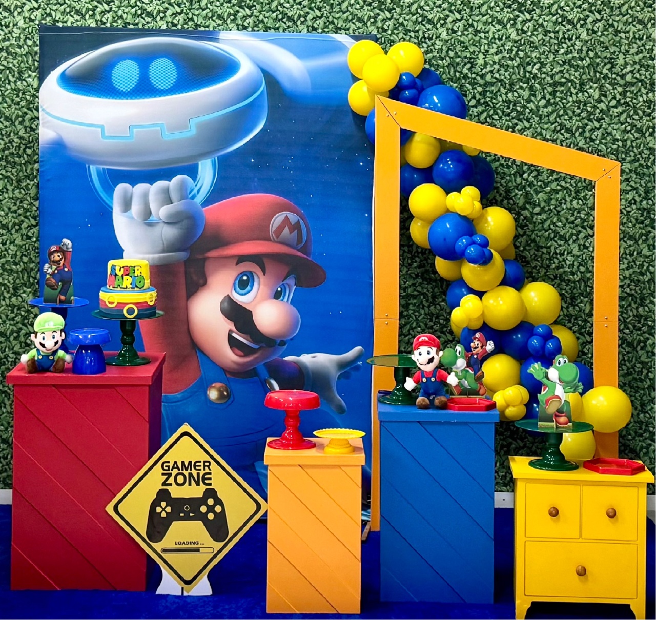 Super Mário Com Painel Lateral de Mdf E Balões  - SofistiqueDecor