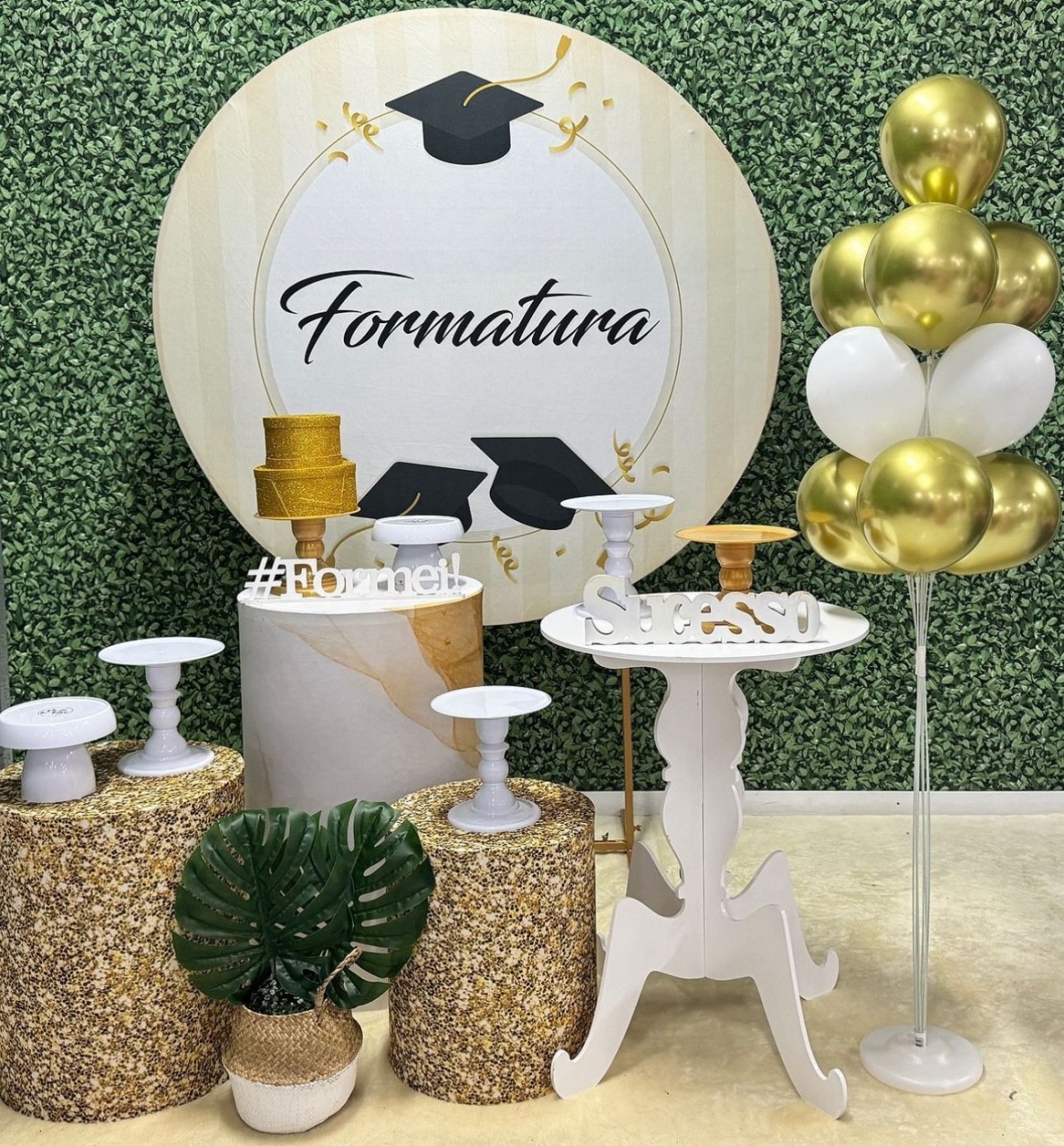 Formatura - Modelo Branco E Dourado - SofistiqueDecor