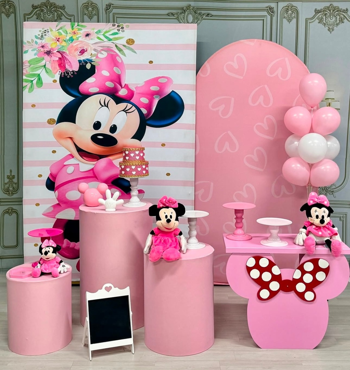 Minnie Rosa Com Painel Retangular E Romano  - SofistiqueDecor