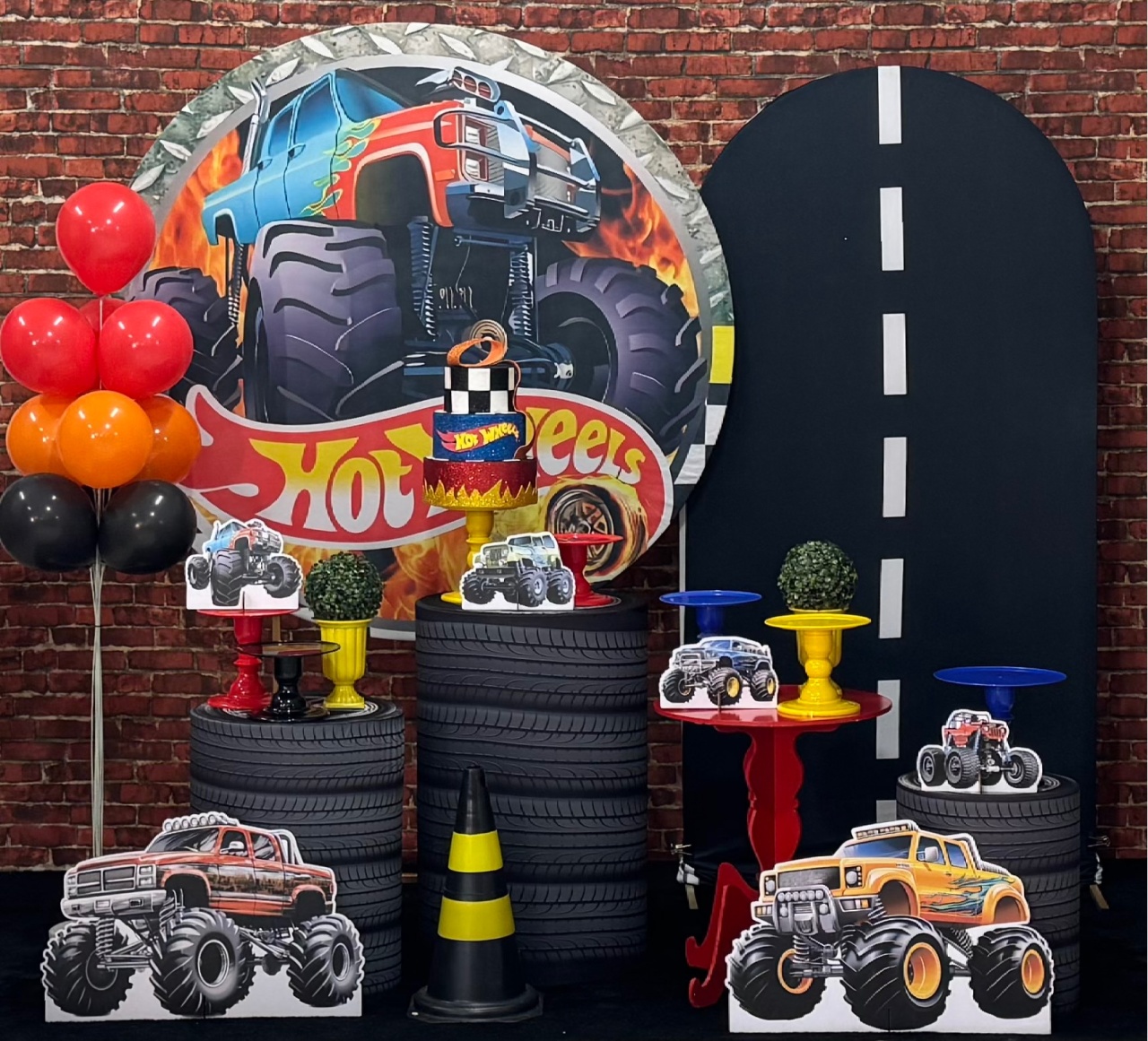 Monster Truck - Hot Wheels Com Painel Lateral Romano - SofistiqueDecor