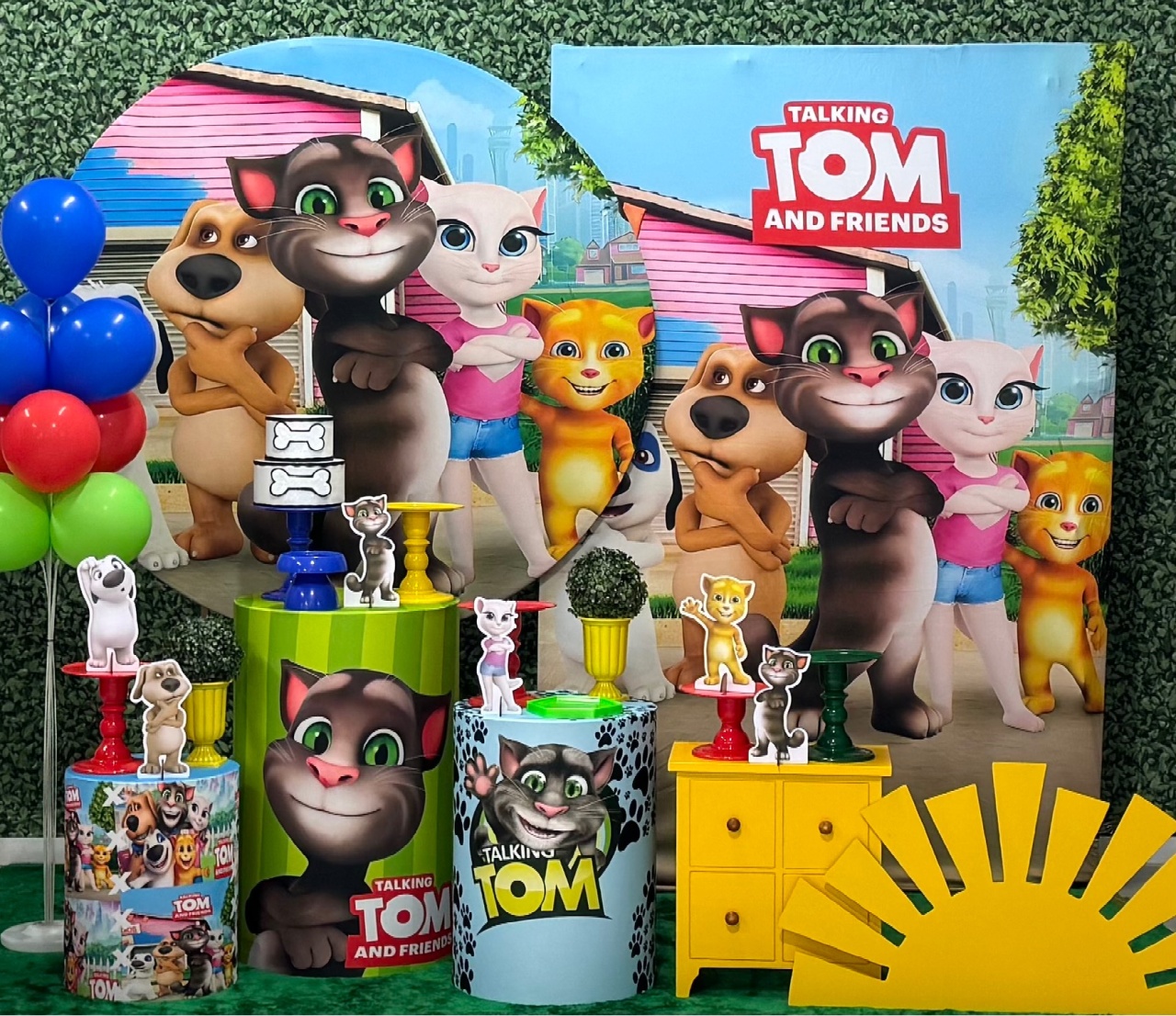 Talking Tom and Friends Com Painel Lateral Retangular - SofistiqueDecor