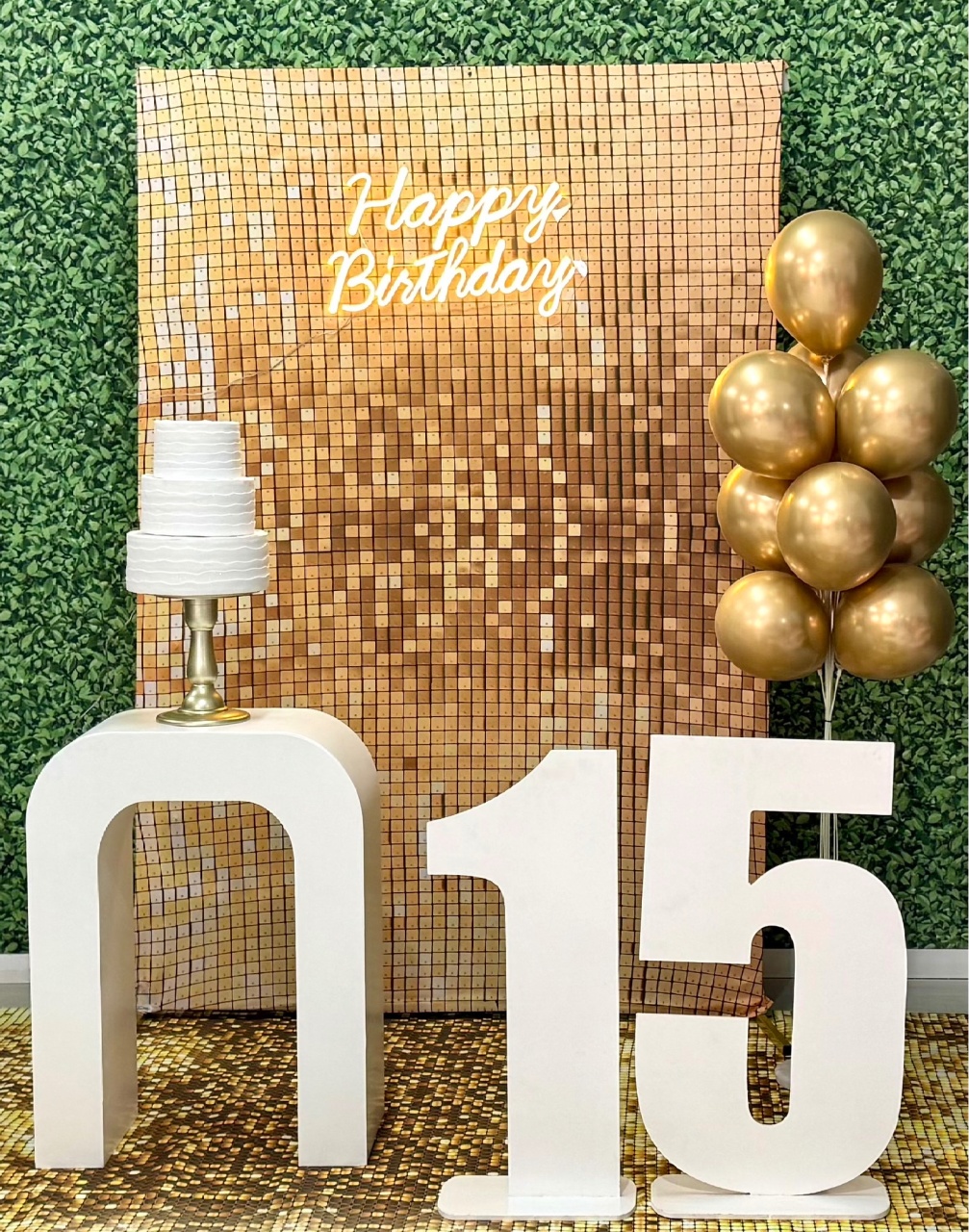 Painel Retangular Dourado Com Led Happy Birthday  - SofistiqueDecor